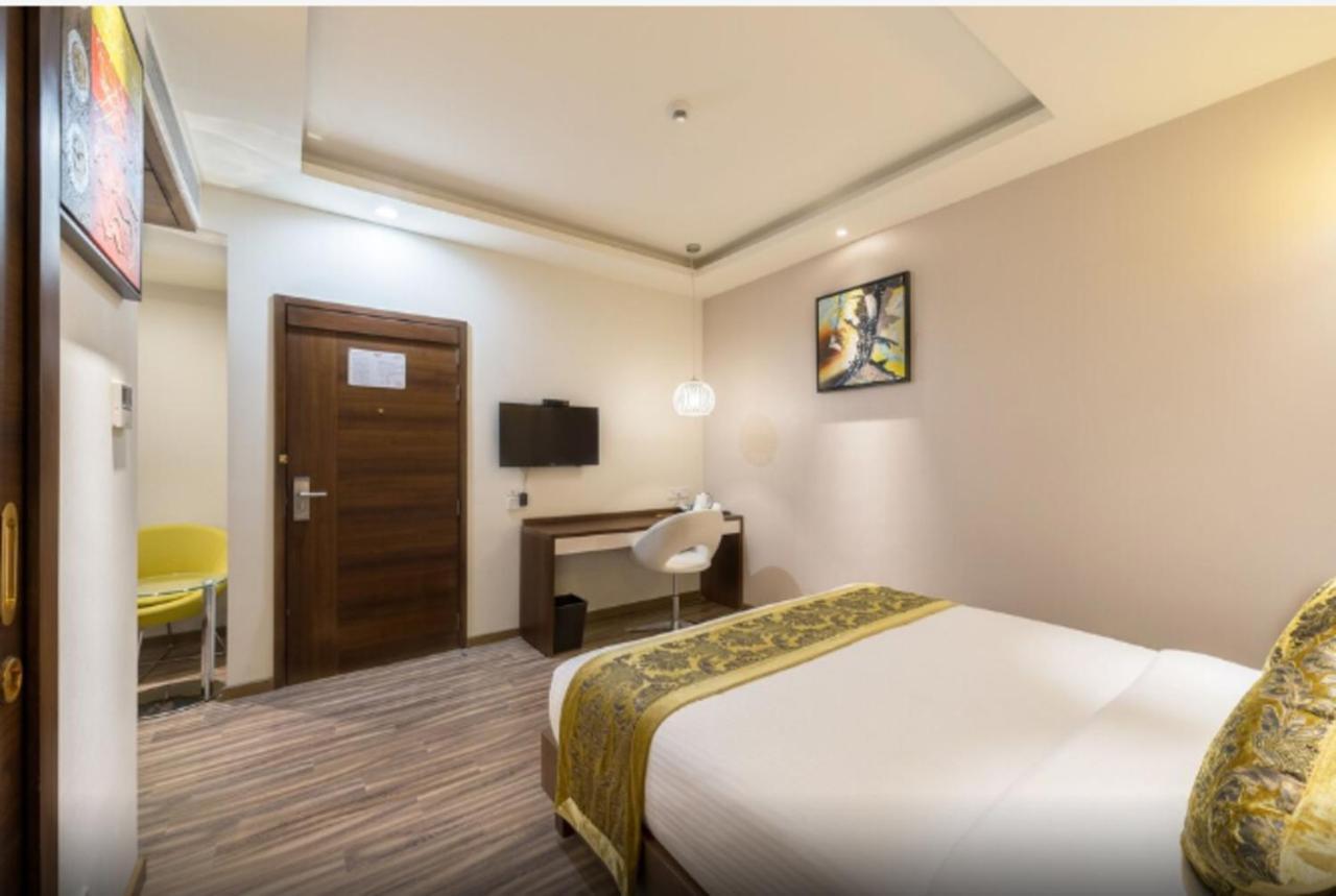Jagadish Brigade Hotel Bangalore Exterior photo